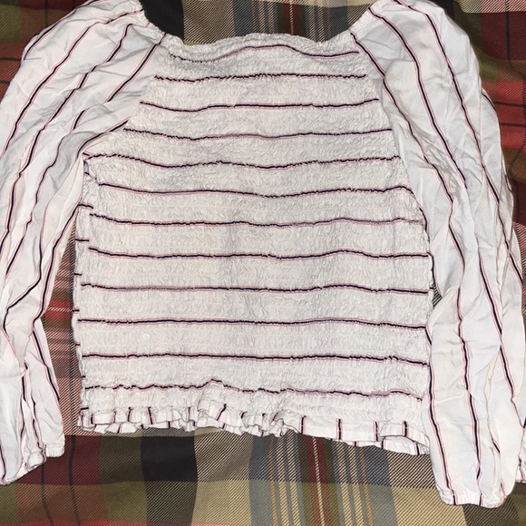Abercrombie Kids Smocked long sleeve crop top - Picture 4 of 4